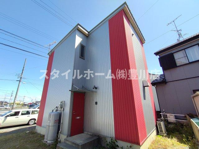 ゲートサイドの外観