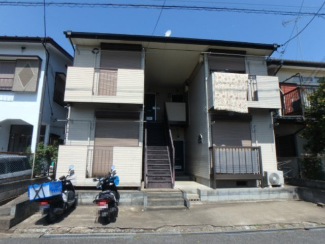 シャトル小林の外観