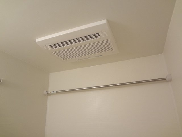 ロココ　ＴＡＣＨＩＢＡＮＡＹＡの設備|浴室乾燥機