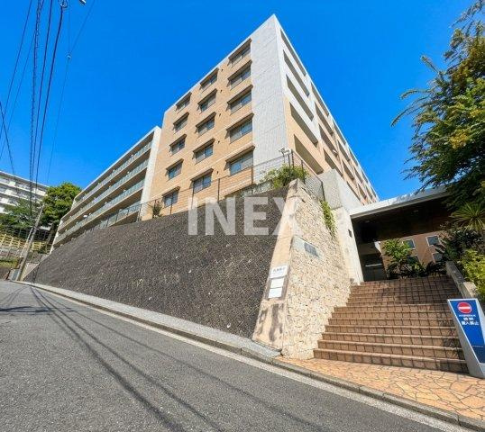 横浜市神奈川区三ツ沢下町の賃貸マンションの外観