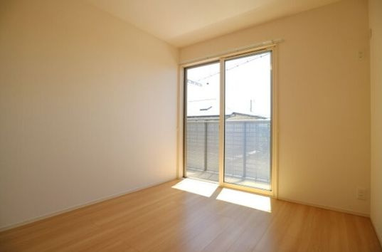 玉津町高津橋戸建の居間・リビング