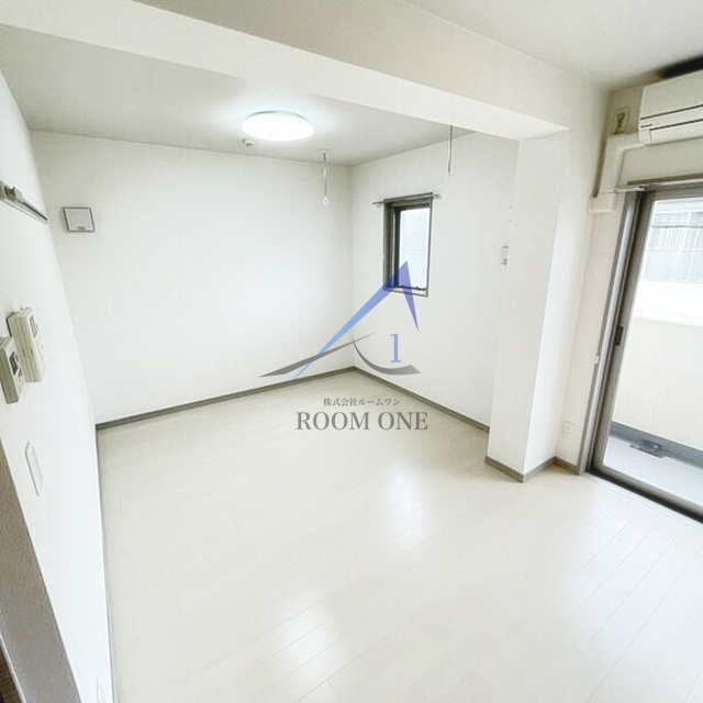 レジデンスサルバトーレの居間・リビング|洋室のお部屋です。