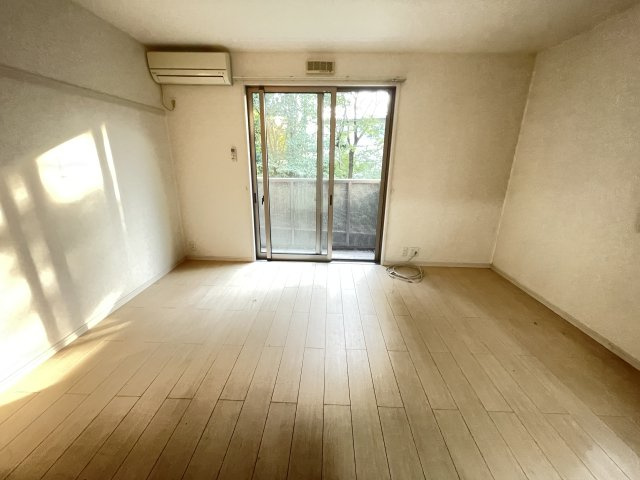 モンチャテウの浴室|浴室乾燥機のあるお風呂です※別部屋写真