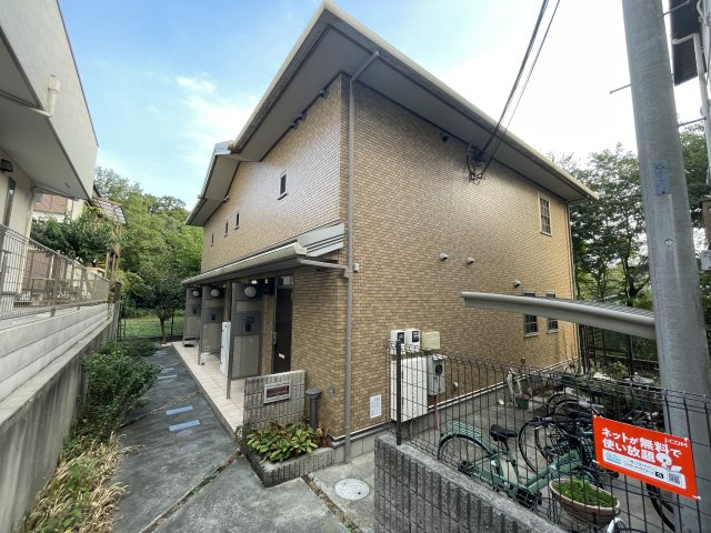 モンチャテウの外観|落ち着いた色合いの外観です