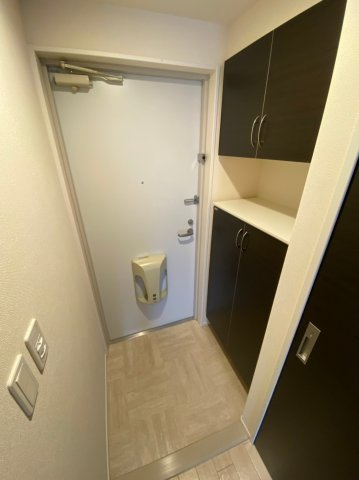 茅ヶ崎市松林３丁目の賃貸マンションの玄関|お履き物が多い方にもおすすめ♪
