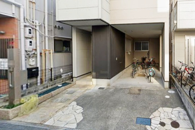 【駐車場】 | 尼崎市南竹谷町1丁目　中古戸建 | 駐車2台可能で来客時に便利