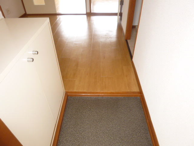 ニューシティともえⅢの玄関