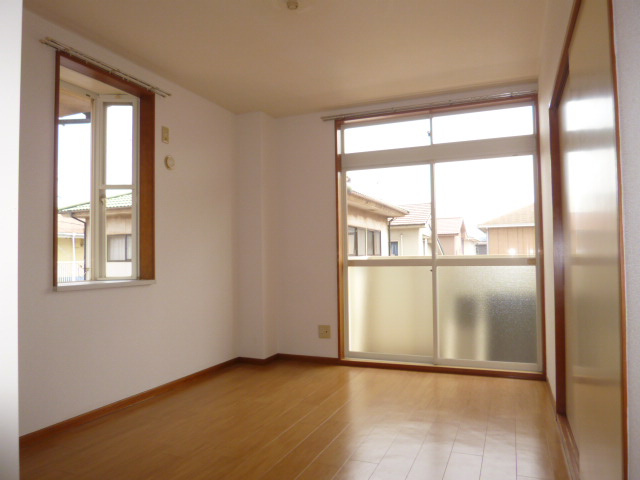 ニューシティともえⅢの居間・リビング