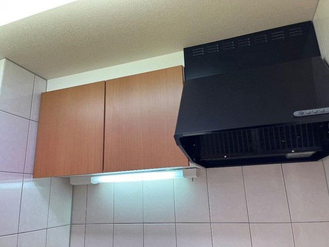 ロココ　ＴＡＣＨＩＢＡＮＡＹＡのキッチン|キッチン吊戸棚