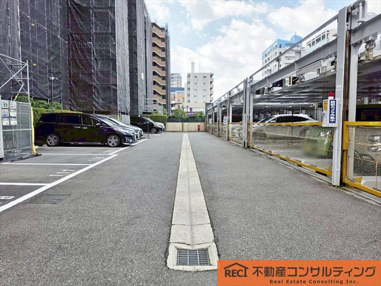 レピア・フェルティ本山の駐車場