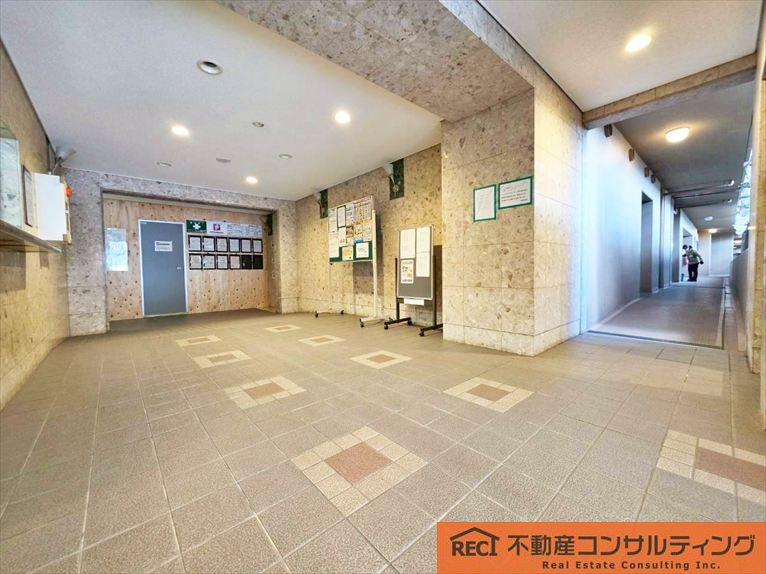 レピア・フェルティ本山のエントランス