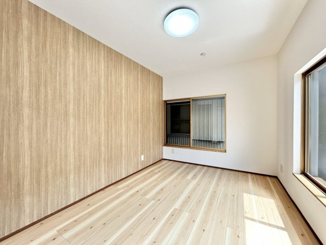 高知市北竹島町　中古戸建の洋室