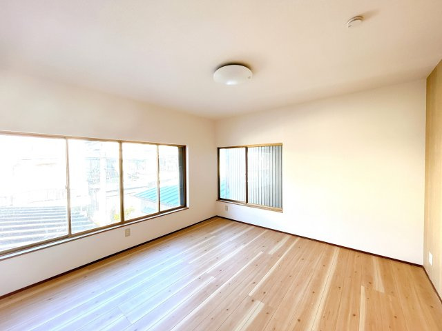 高知市北竹島町　中古戸建の洋室