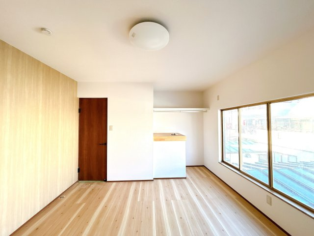 高知市北竹島町　中古戸建の洋室