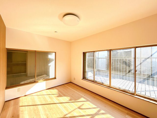 高知市北竹島町　中古戸建の洋室