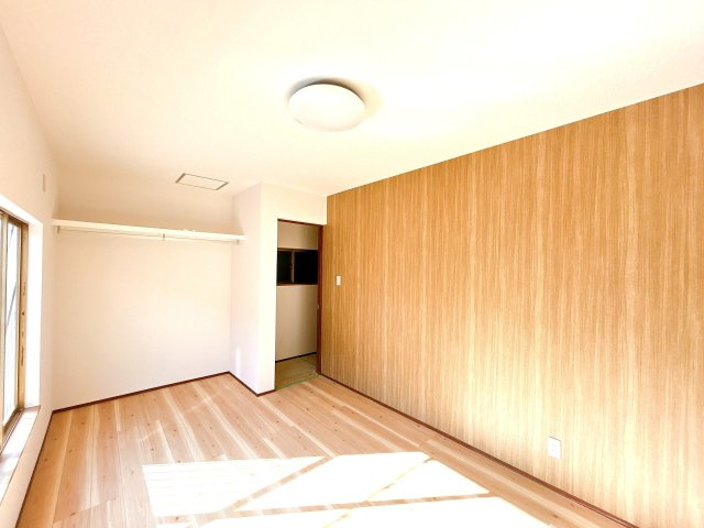 高知市北竹島町　中古戸建の洋室