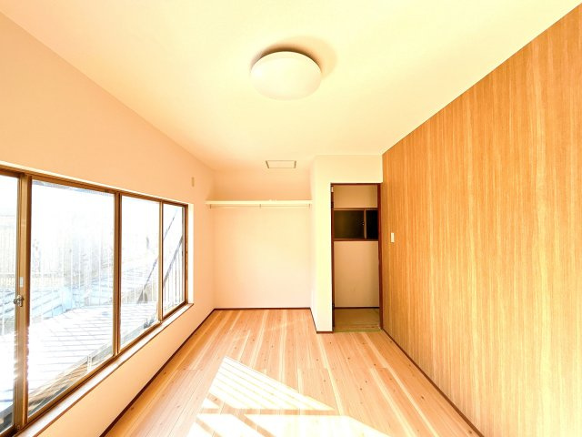 高知市北竹島町　中古戸建の洋室