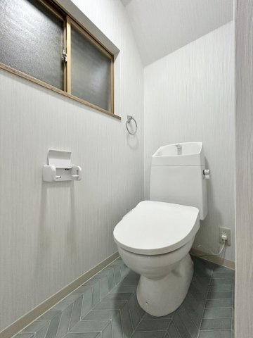 高知市北竹島町　中古戸建のトイレ