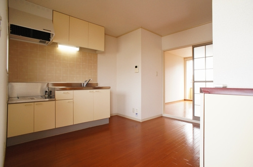 メゾンイースト初石の居間・リビング