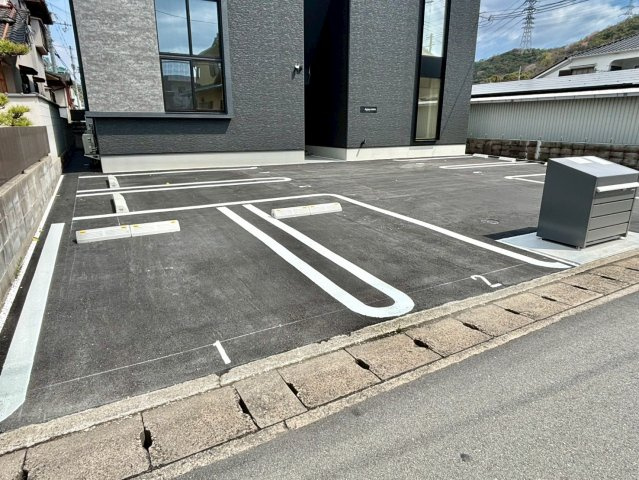 ボヌール妻鹿駅前の駐車場
