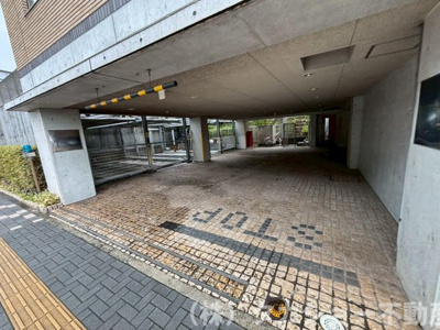 【駐車場】 | メビウスブレイン西千葉 | 車をお持ちの方に嬉しい駐車場付きの物件です