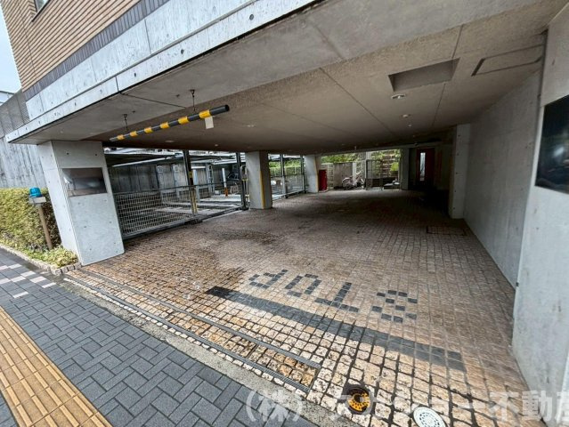 【駐車場】 | メビウスブレイン西千葉 | 車をお持ちの方に嬉しい駐車場付きの物件です