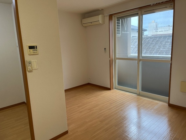 ロココ　ＴＡＣＨＩＢＡＮＡＹＡの居間・リビング|リビング