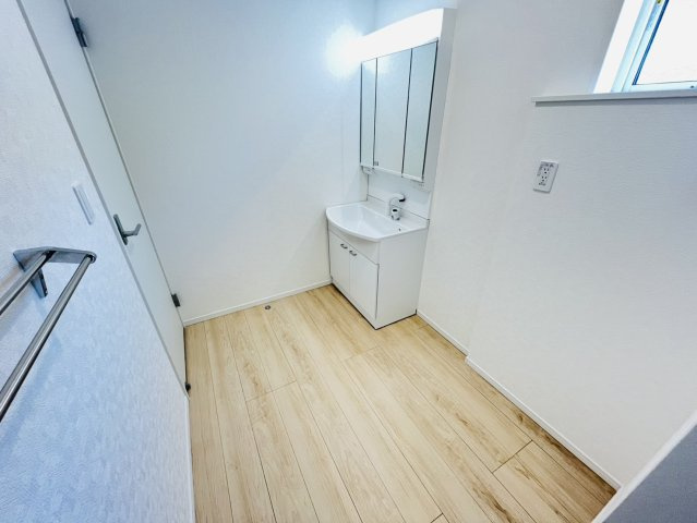 東海市名和町前郷14番5、16番2『仲介手数料無料』新築一戸建て・建売の独立洗面台
