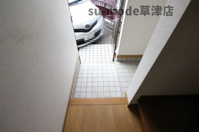 【玄関】 | 湖南市岩根貸家 | 落ち着いた玄関です
