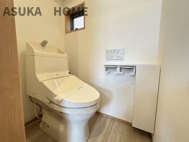 中区本牧山手戸建てのトイレ|新規交換済♪温水洗浄便座の最新トイレ設備です。
