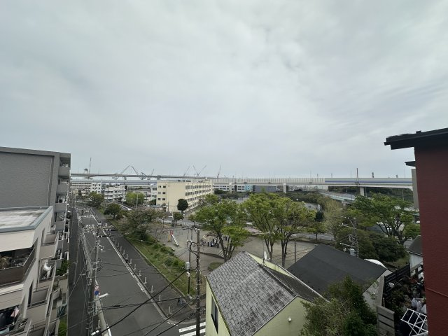 本牧本町の周辺|大鳥中学校まで950m 緑が多い閑静な住宅街の中にあります。