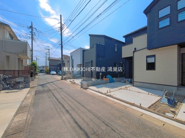 【前面道路含む現地写真】 | 桶川市朝日4期　新築戸建　全2棟　1号棟