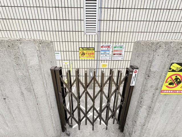 フラワーコート月出のその他共用部分|敷地内ゴミ置き場でゴミ出しも楽ちんです。
参考写真になりますのでご承知おき下さい