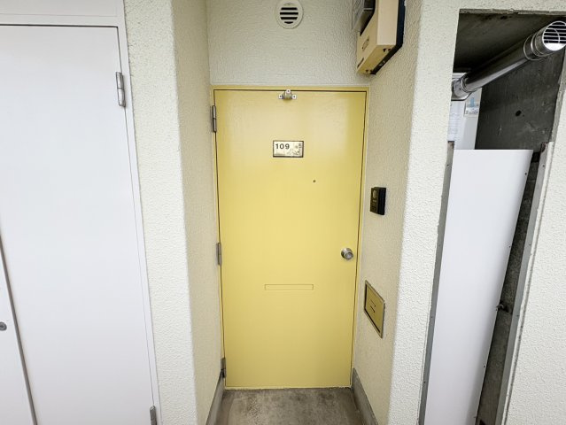 フラワーコート月出の玄関|参考写真になりますのでご承知おき下さい