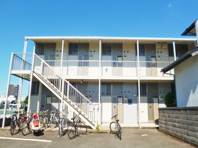 レオパレスパークサイド南熊本の外観