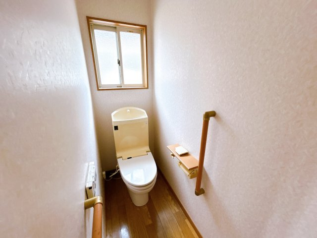 いわき市【鹿島町米田】　不動産プラスのトイレ|落ち着いた色調のトイレです