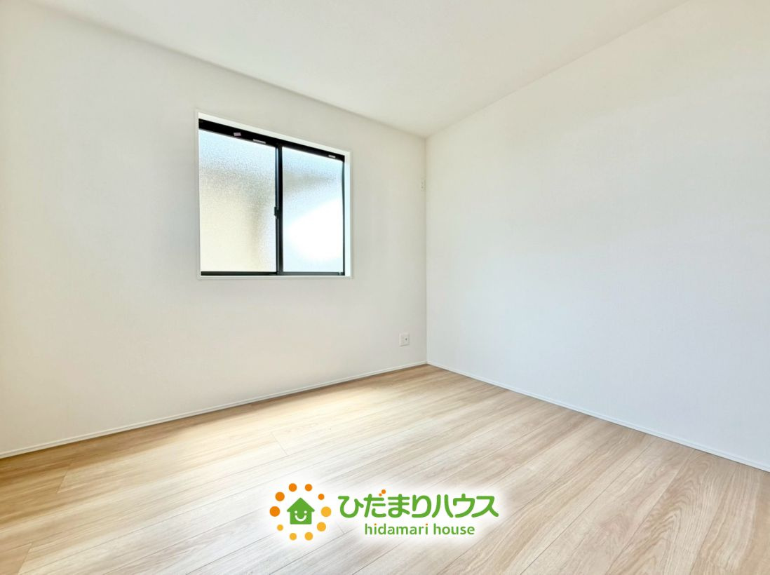 幸手市中12期　新築一戸建て　グラファーレの子供部屋|勉強机やベッドを配置しやすい広さを確保し、自分だけの居心地の良い空間づくりができます！