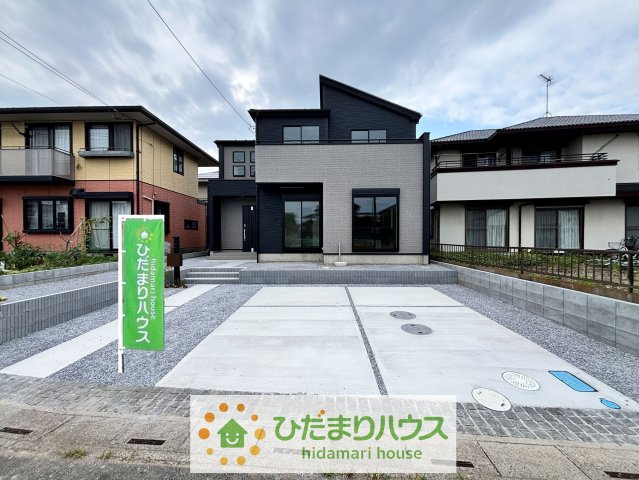 幸手市中12期　新築一戸建て　グラファーレの駐車場|お買い物や送迎など、カーライフを快適にサポート！