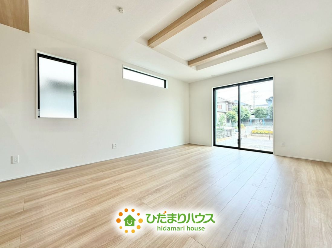 幸手市中12期　新築一戸建て　グラファーレの居間・リビング|毎日の暮らしを快適に彩る、住まいの中心となる空間です！