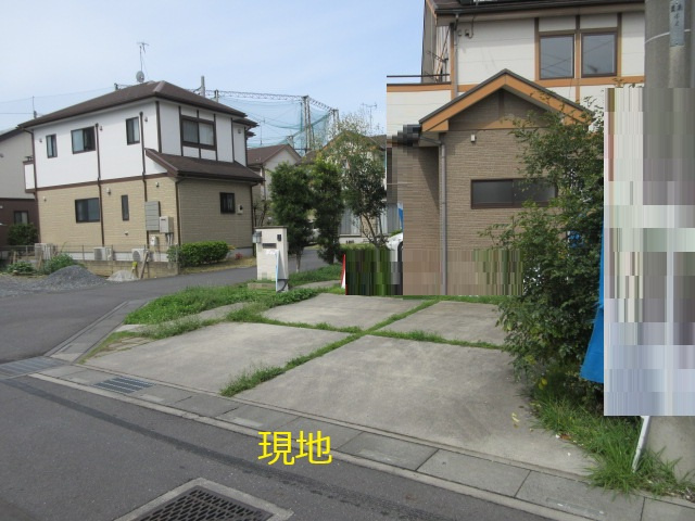 中古戸建　熊谷市円光1-11-7（期間限定現況販売）の駐車場