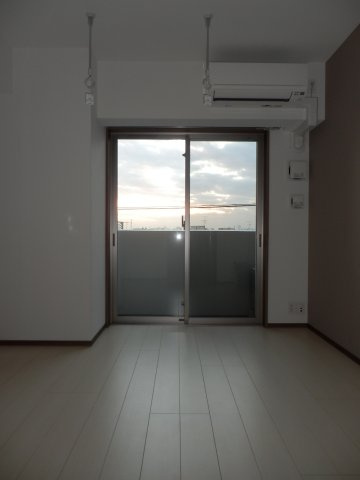 ユリカロゼ梅島の洋室