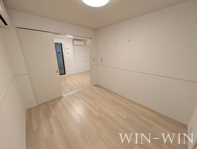 ヒカルサ豊橋小向町の洋室
