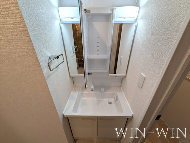ヒカルサ豊橋小向町の独立洗面台