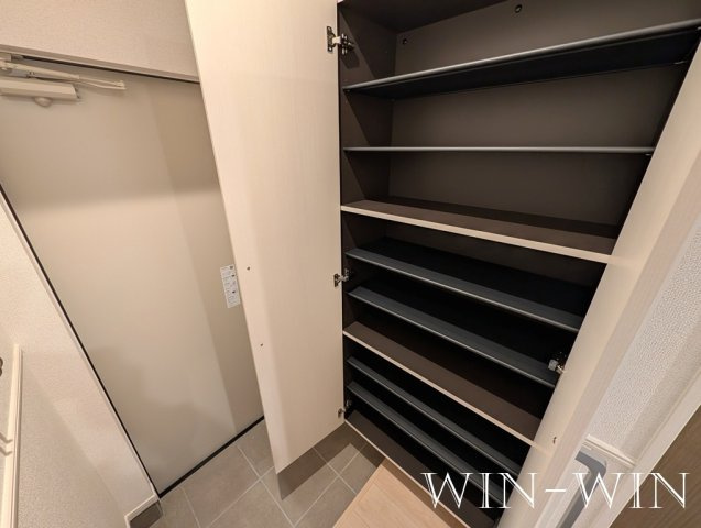 ヒカルサ豊橋小向町の玄関