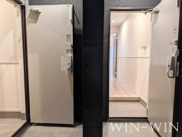 ヒカルサ豊橋小向町の玄関