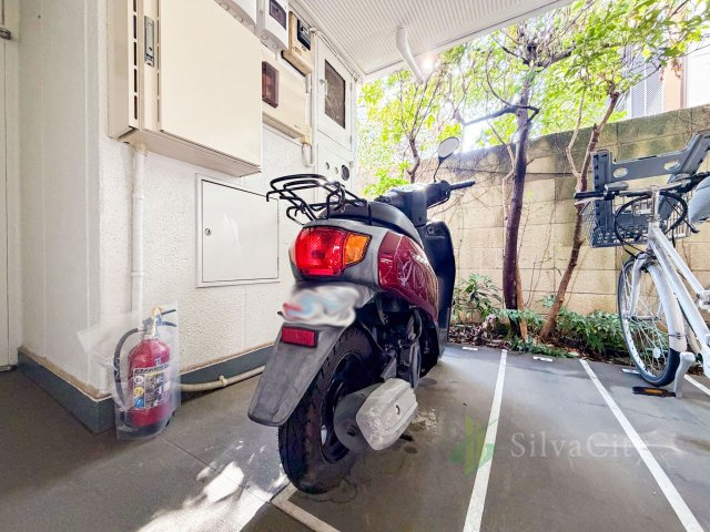 北千束第二コーポラスの駐車場|バイク置場