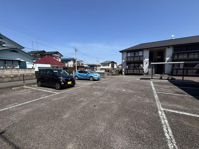 クレストコトーA棟の駐車場|敷地内駐車場１台付き。２台目利用時はお問い合わせください。