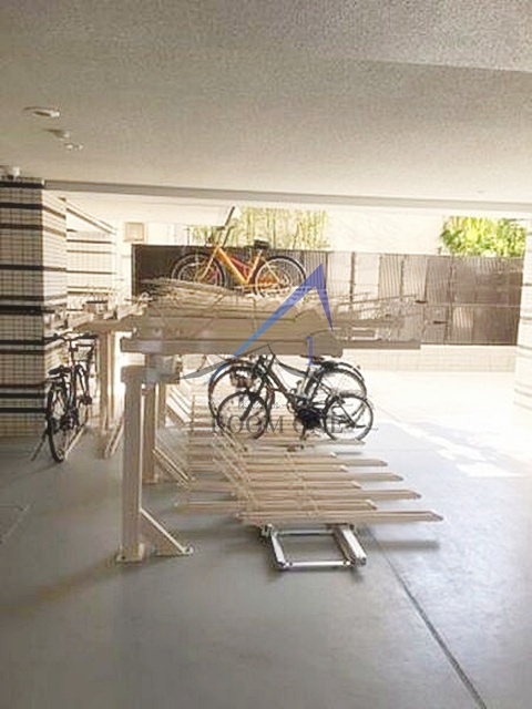 プレール・ドゥーク東新宿Ⅲのその他共用部分|駐輪場です。