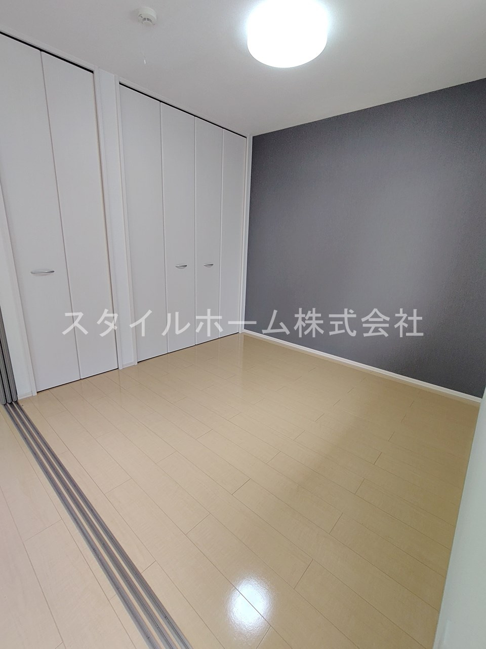 グランシャリオ御園の洋室|別部屋写真です。