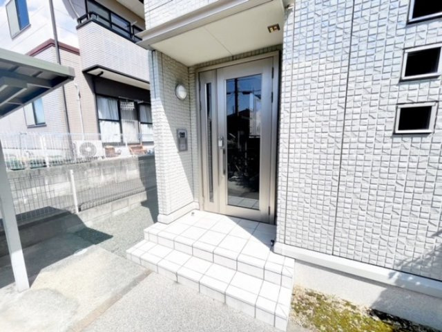 グランシャリオ御園のエントランス